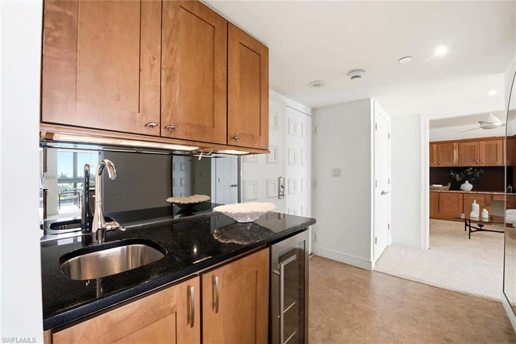 2400 Gulf Shore Blvd #502, Naples, photo 19