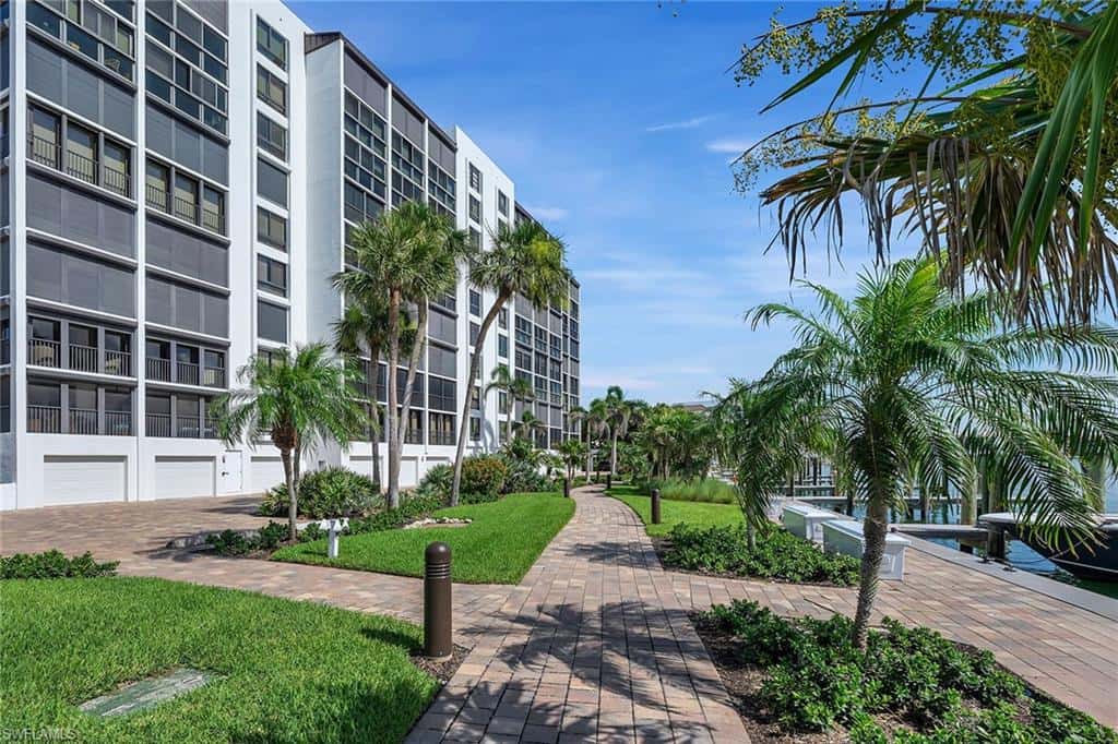 2400 Gulf Shore Blvd #502, Naples, photo 39