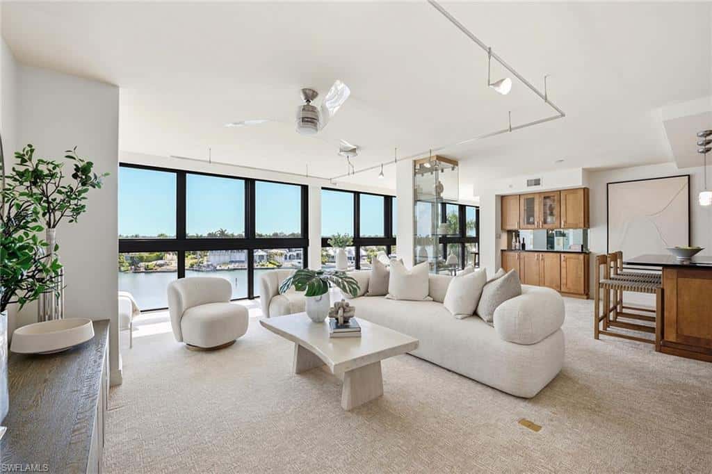 2400 Gulf Shore Blvd #502, Naples, photo 4