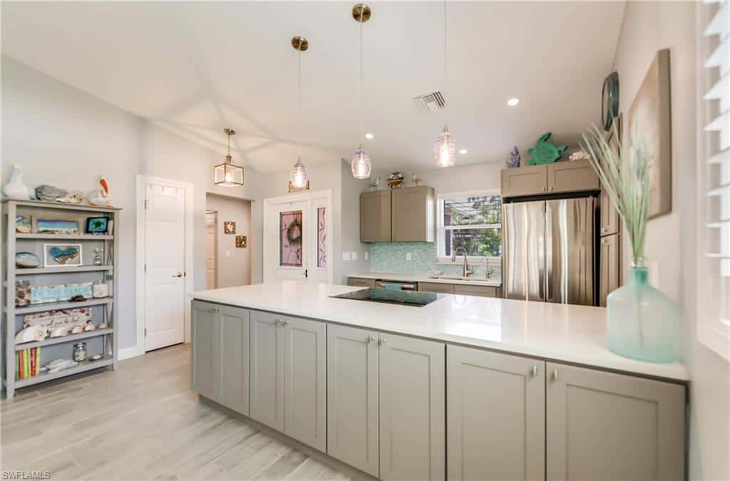 1657 Atlanta Plaza Dr, Sanibel, photo 5