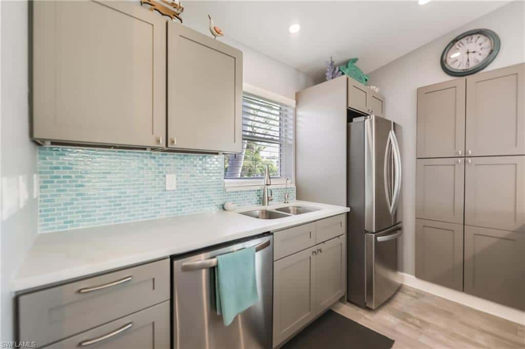 1657 Atlanta Plaza Dr, Sanibel, photo 4