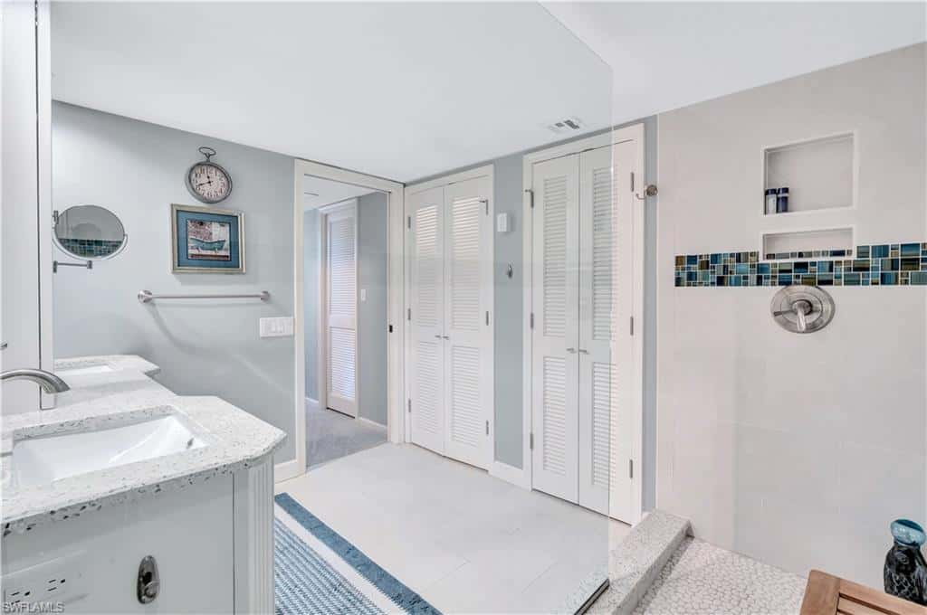2400 Gulf Shore Blvd #203, Naples, photo 17