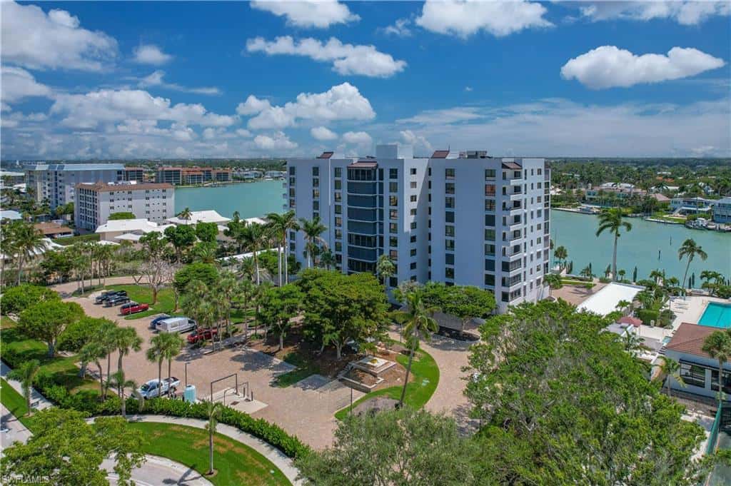 2400 Gulf Shore Blvd #203, Naples, photo 28