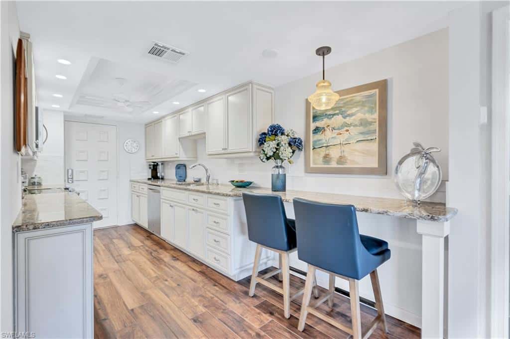 2400 Gulf Shore Blvd #203, Naples, photo 4