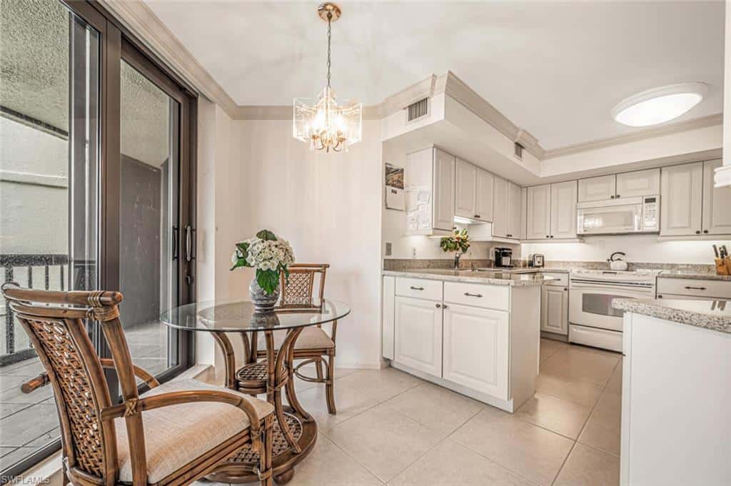 4551 Gulf Shore Blvd #605, Naples, photo 9
