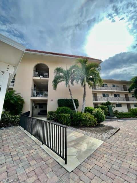 9 High Point Cir #305, Naples, photo 13
