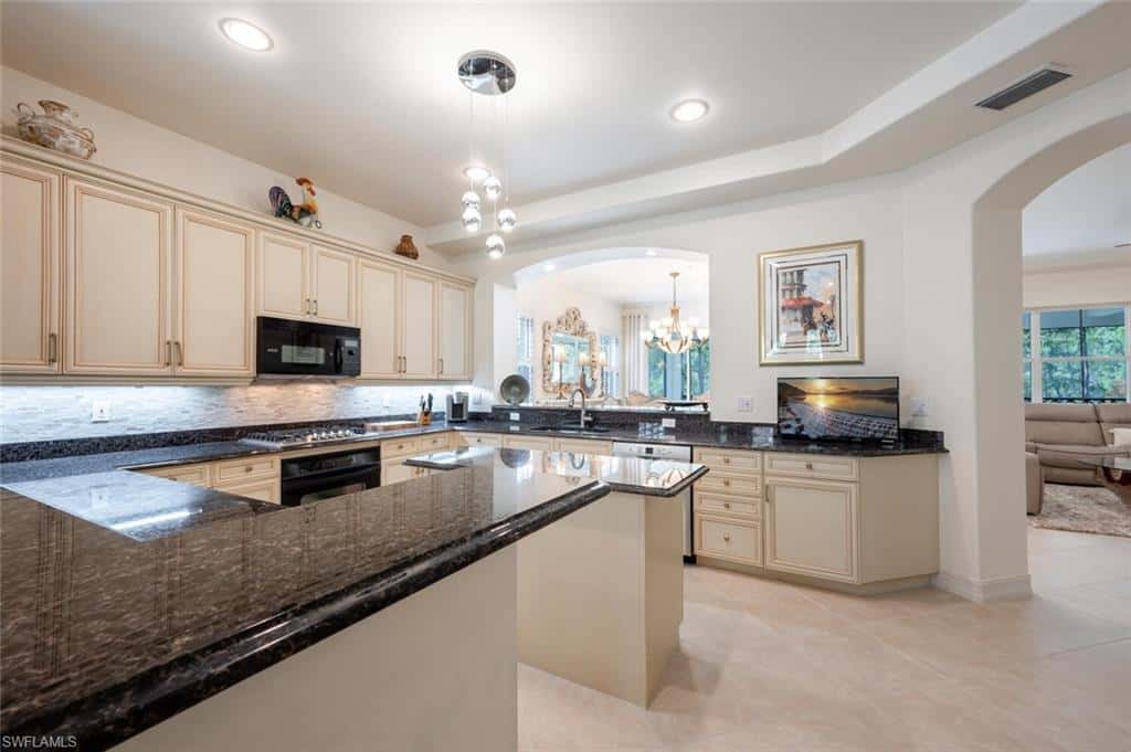 2843 Tiburon Blvd #7-102, Naples, photo 39