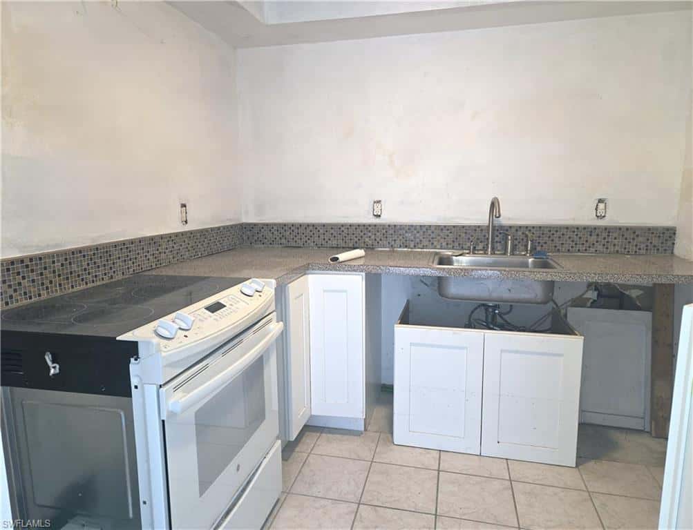 190 Jefferson St, Fort Myers Beach, photo 5