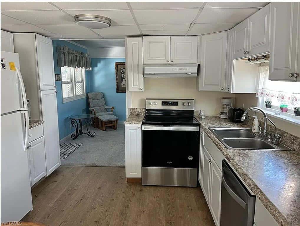 190 Jefferson St, Fort Myers Beach, photo 10