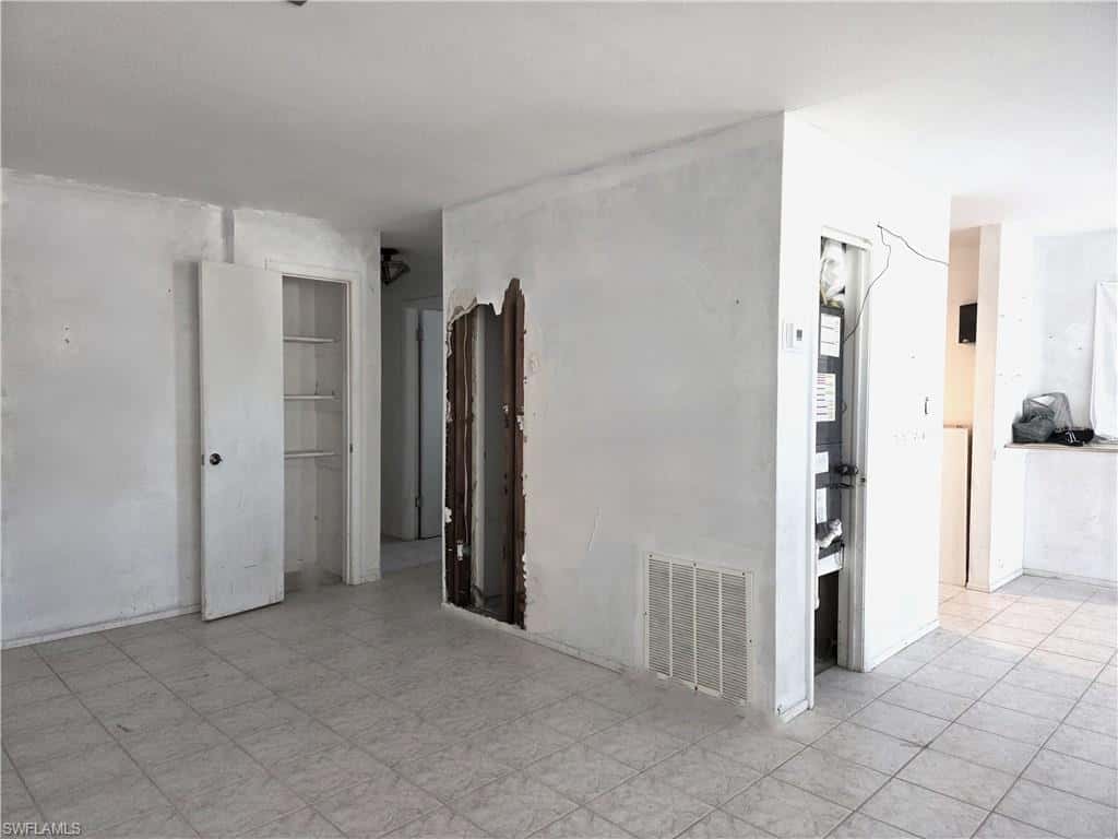190 Jefferson St, Fort Myers Beach, photo 4