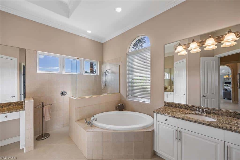 8894 Shenendoah Cir, Naples, photo 25