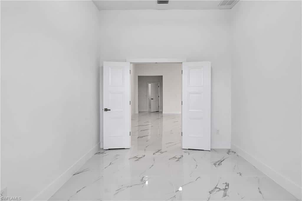 18716 Ensenada Dr, Naples, photo 21