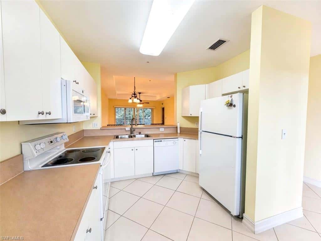 7811 Regal Heron Cir #302, Naples, photo 6