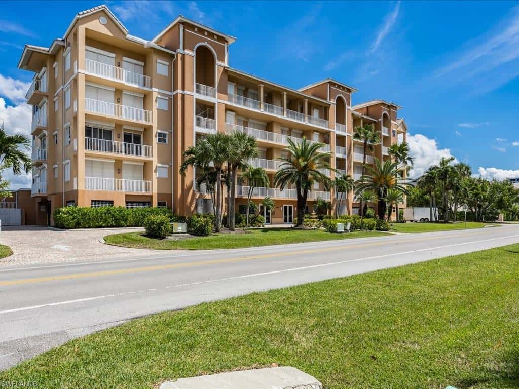 9566 Gulf Shore Dr #102, Naples, photo 24