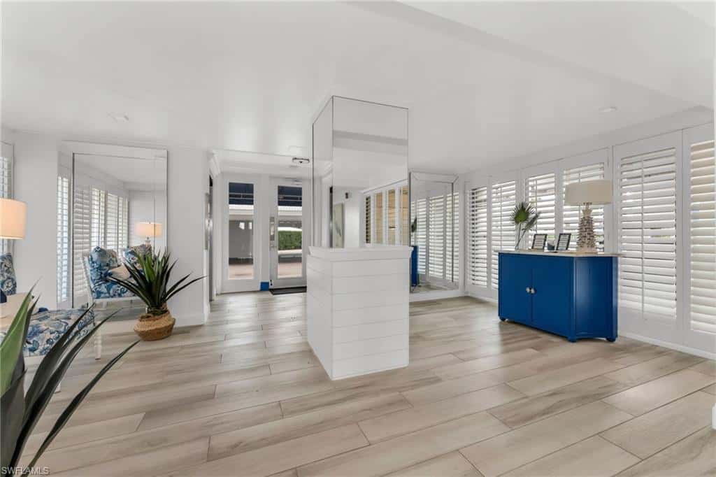 2121 Gulf Shore Blvd #206, Naples, photo 17
