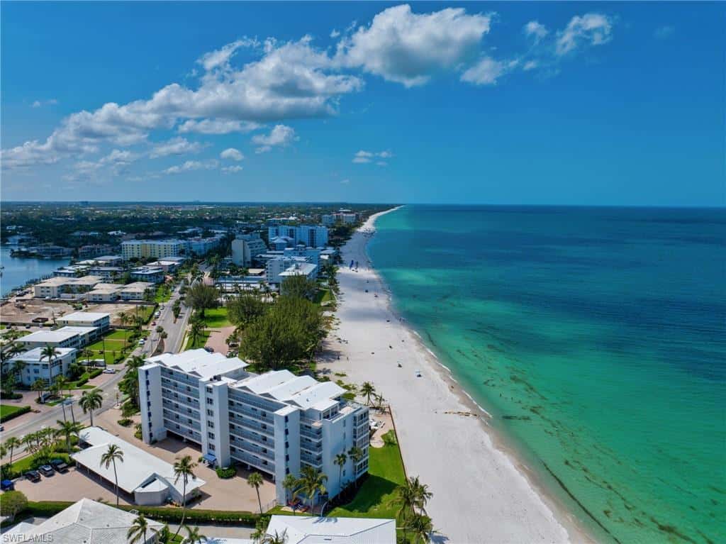 2121 Gulf Shore Blvd #206, Naples, photo 21