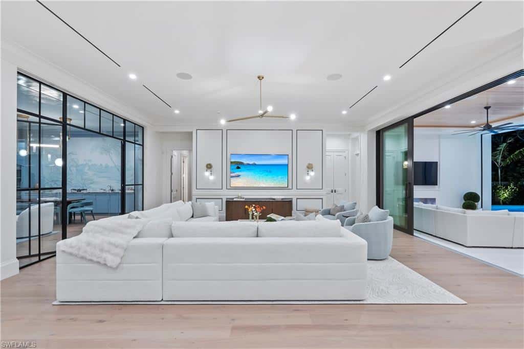 285 Central Ave, Naples, photo 6