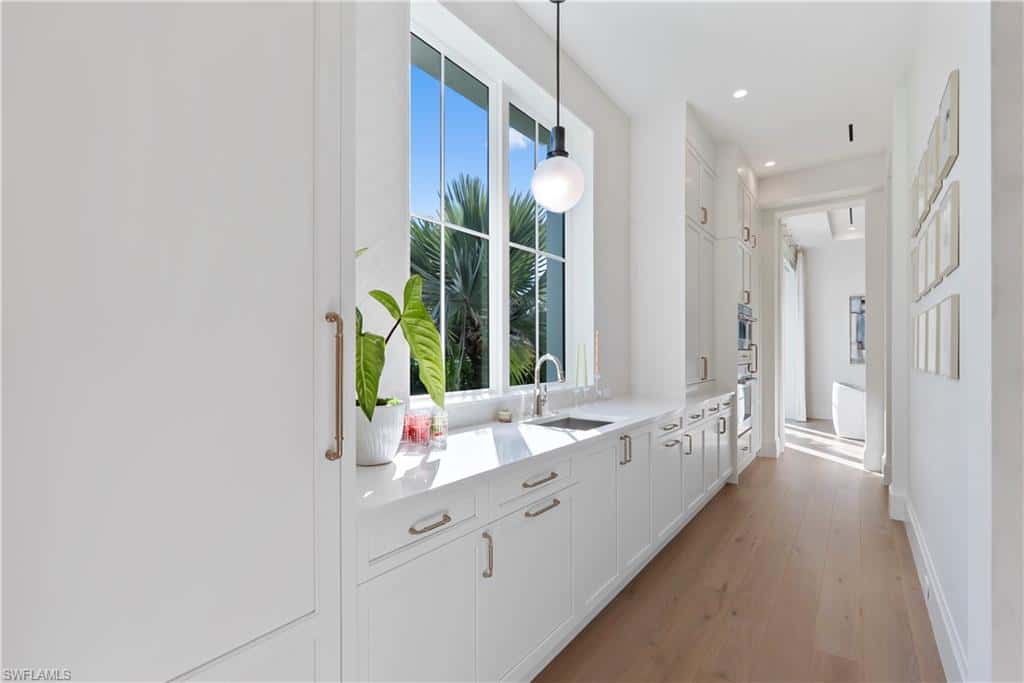 285 Central Ave, Naples, photo 13