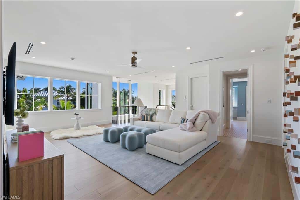 285 Central Ave, Naples, photo 21