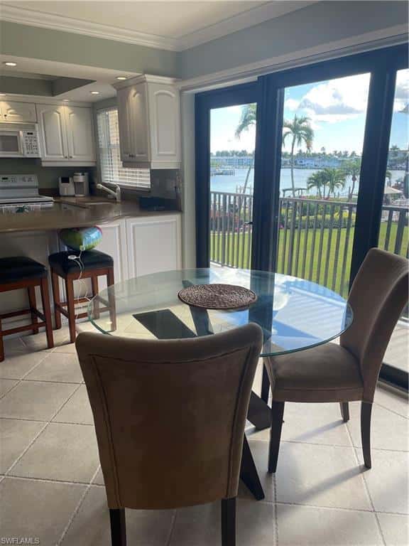 3200 Gulf Shore Blvd N #204, Naples, photo 5