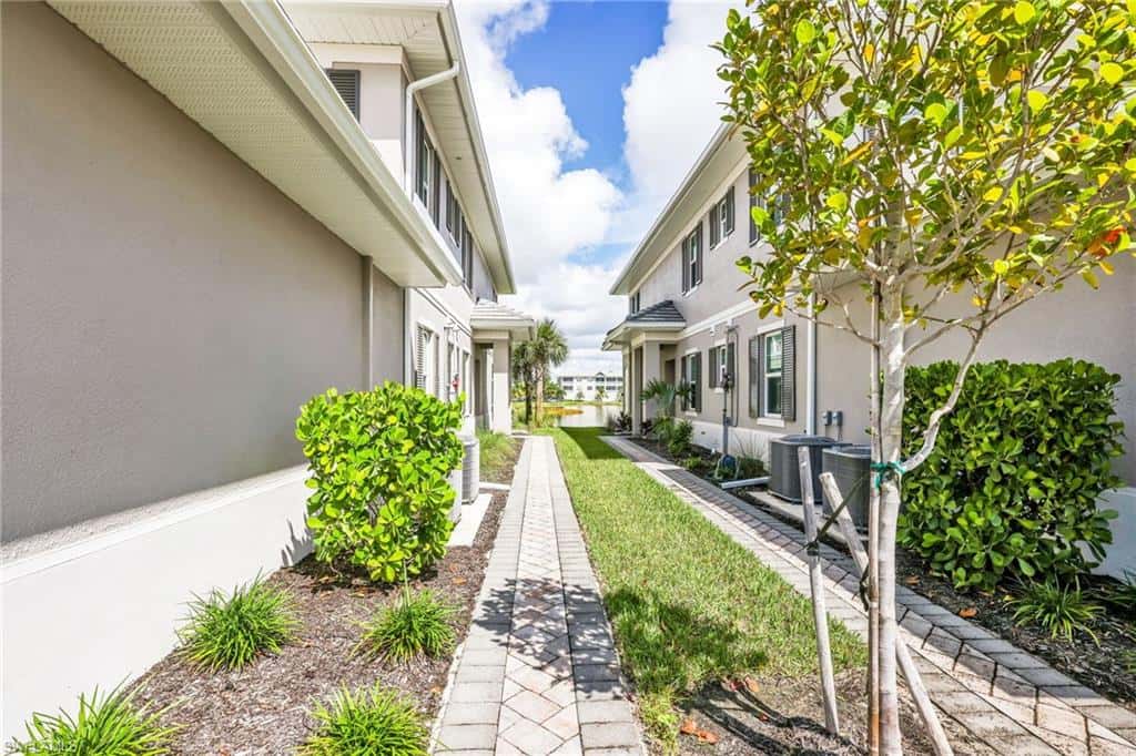 257 Indies Dr E #102, Naples, photo 6