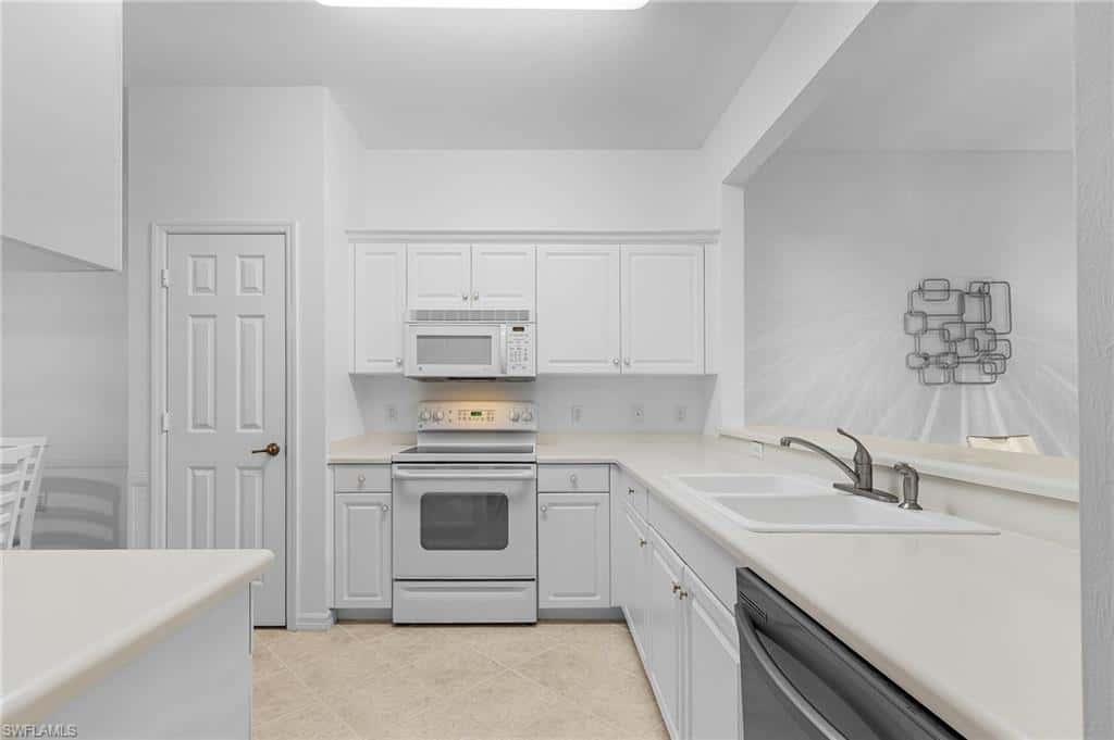 3984 Bishopwood Ct #205, Naples, photo 9