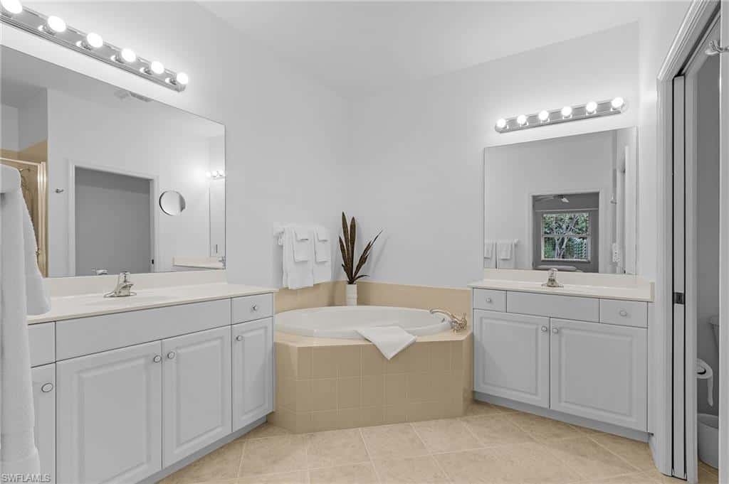 3984 Bishopwood Ct #205, Naples, photo 15