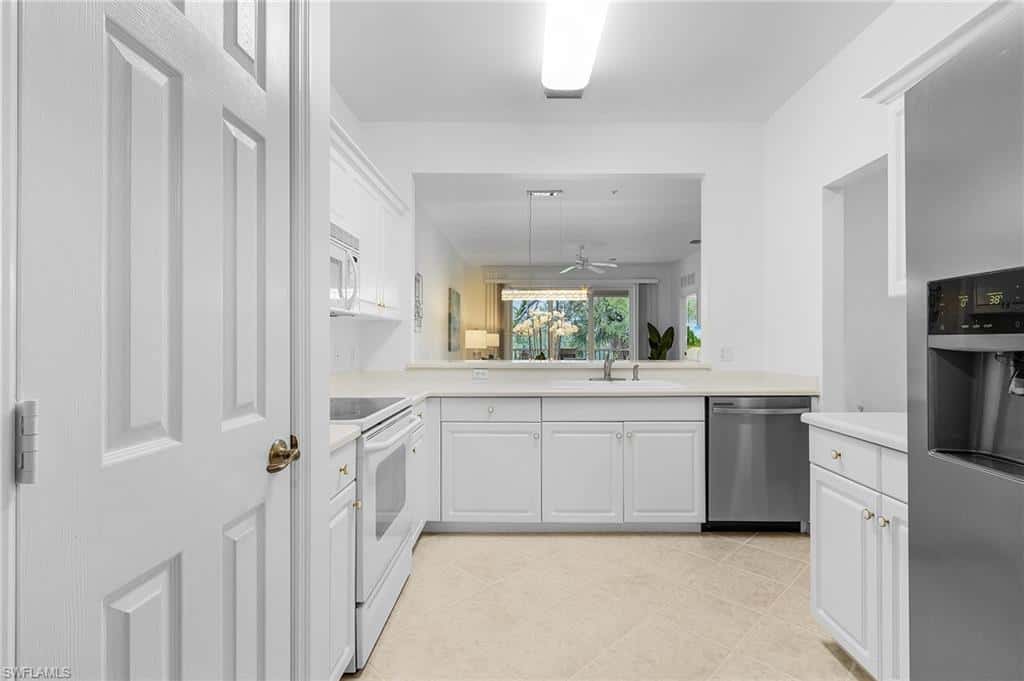 3984 Bishopwood Ct #205, Naples, photo 8