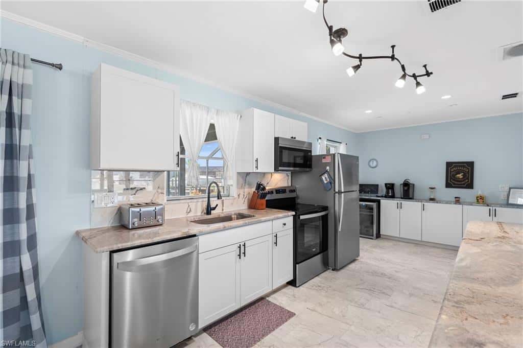 4902 Seville Ct, Cape Coral, photo 7