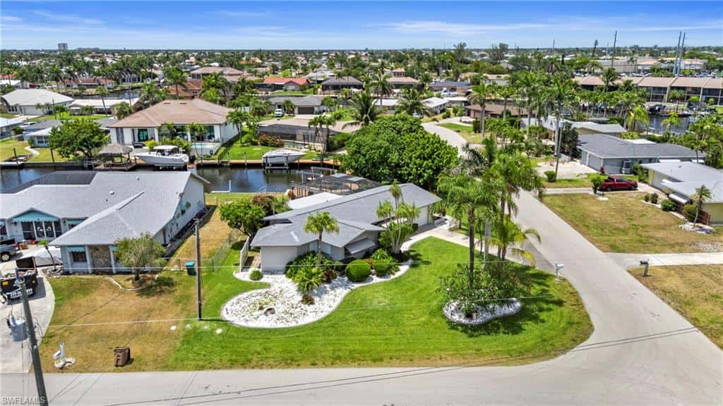 4902 Seville Ct, Cape Coral, photo 4