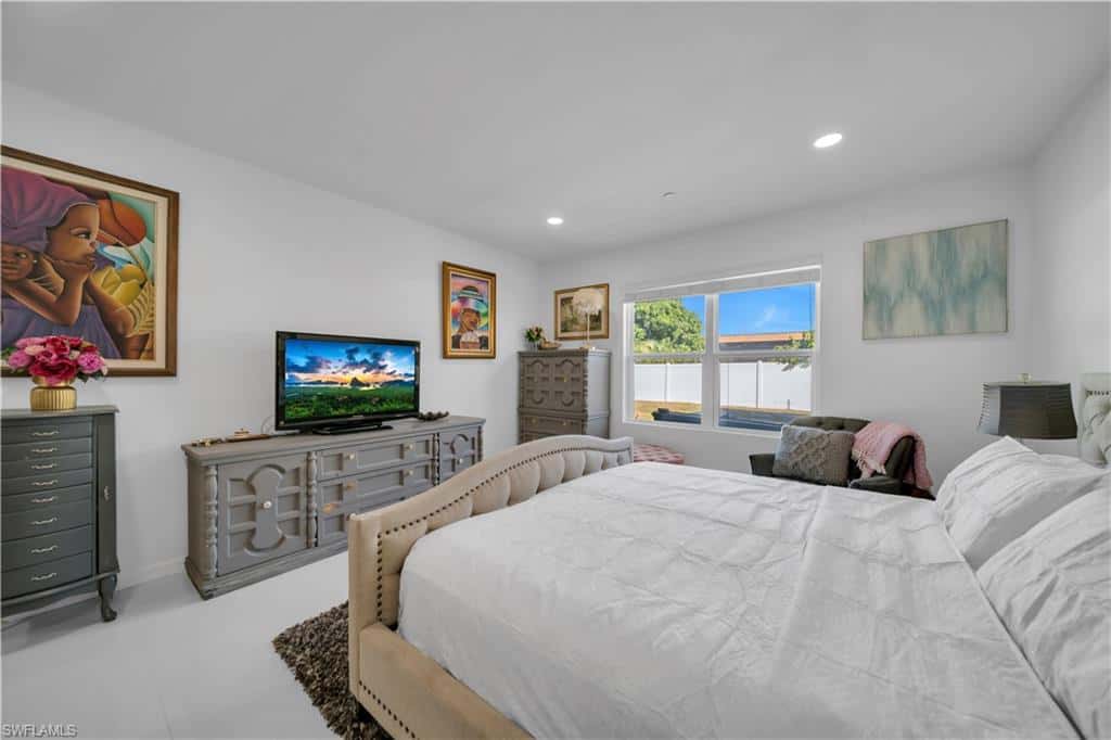 221 21st Ter, Cape Coral, photo 27