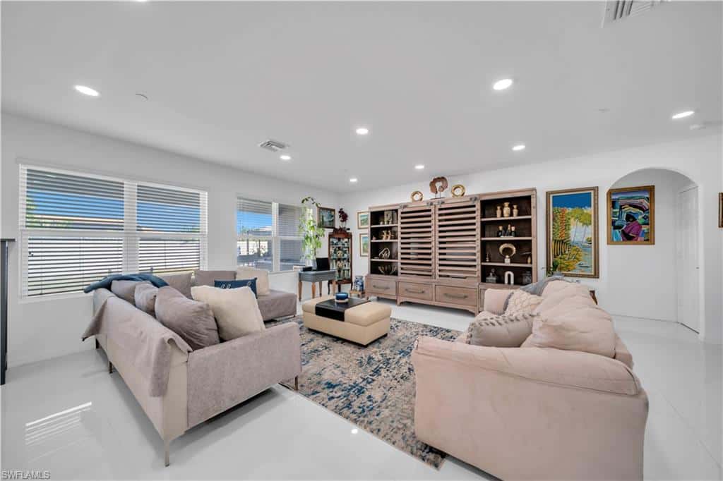 221 21st Ter, Cape Coral, photo 22