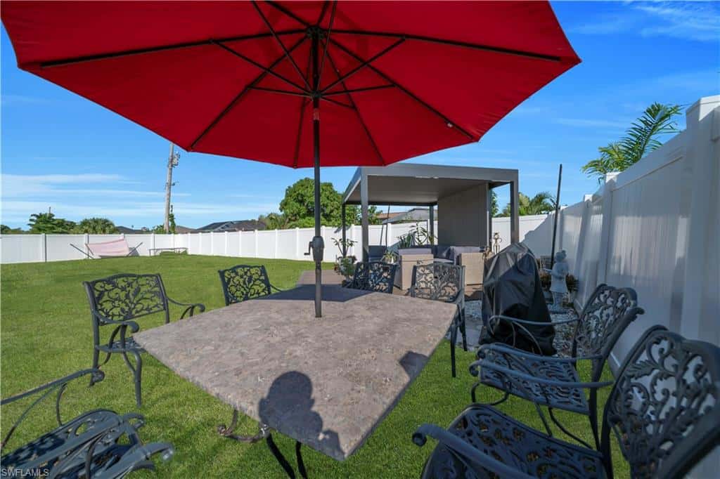 221 21st Ter, Cape Coral, photo 9