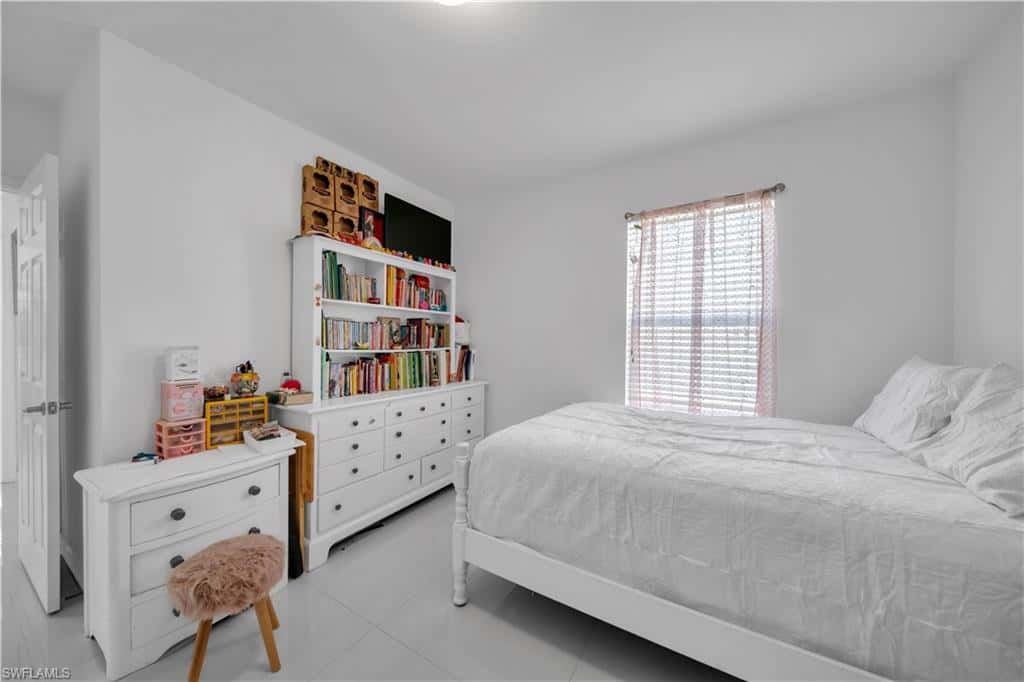 221 21st Ter, Cape Coral, photo 38
