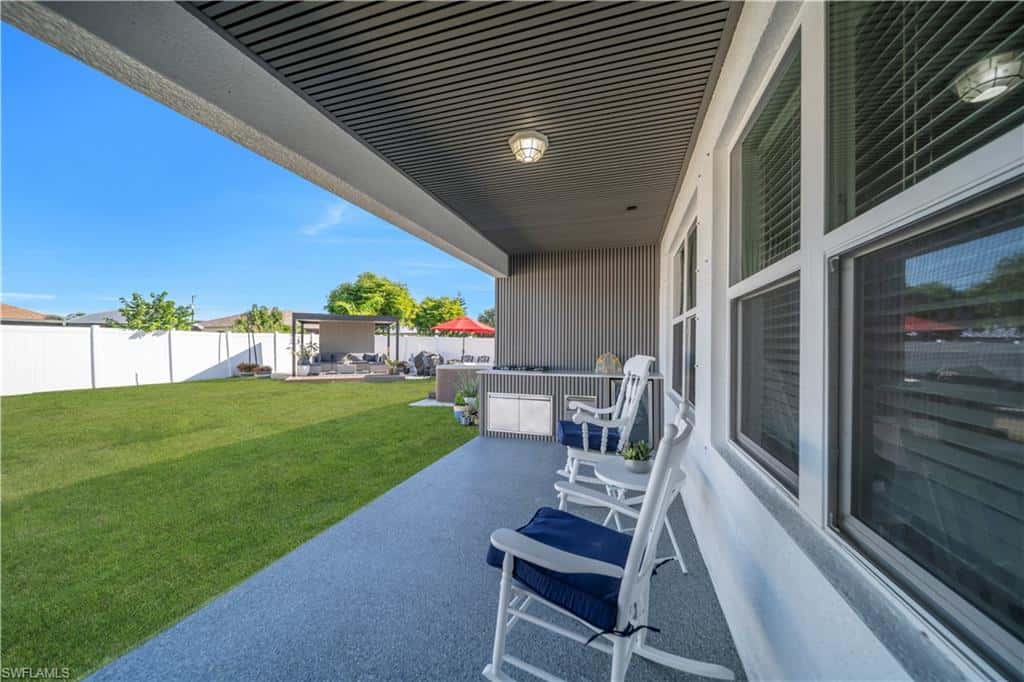 221 21st Ter, Cape Coral, photo 11