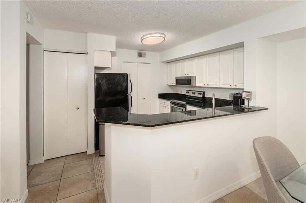 8290 Ibis Club Ln #902, Naples, photo 8
