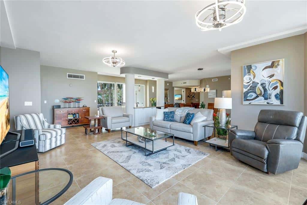 700 La Peninsula Blvd #206, Naples, photo 4