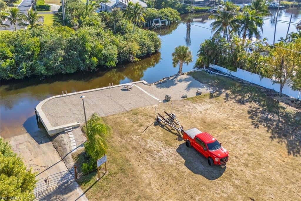 17585 Blackfriar Dr, Fort Myers, photo 33