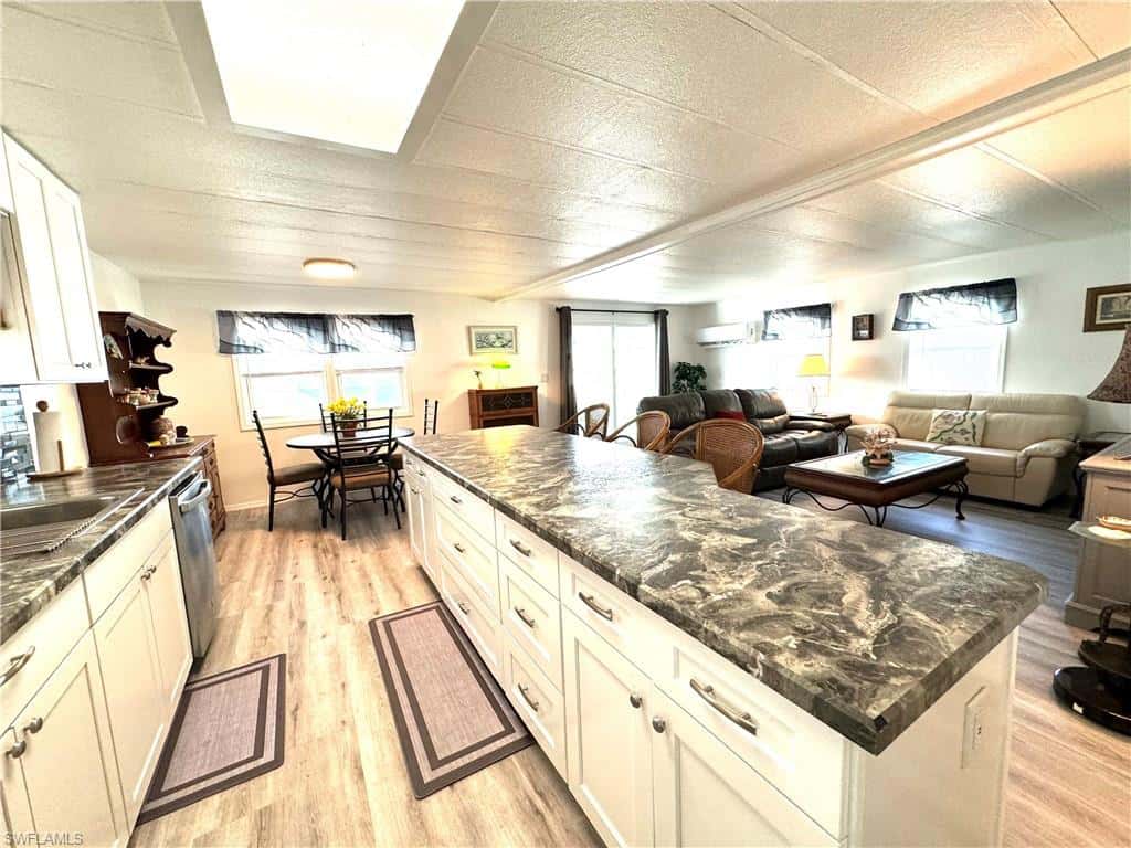 4693 Leilani Ln, Bonita Springs, photo 4