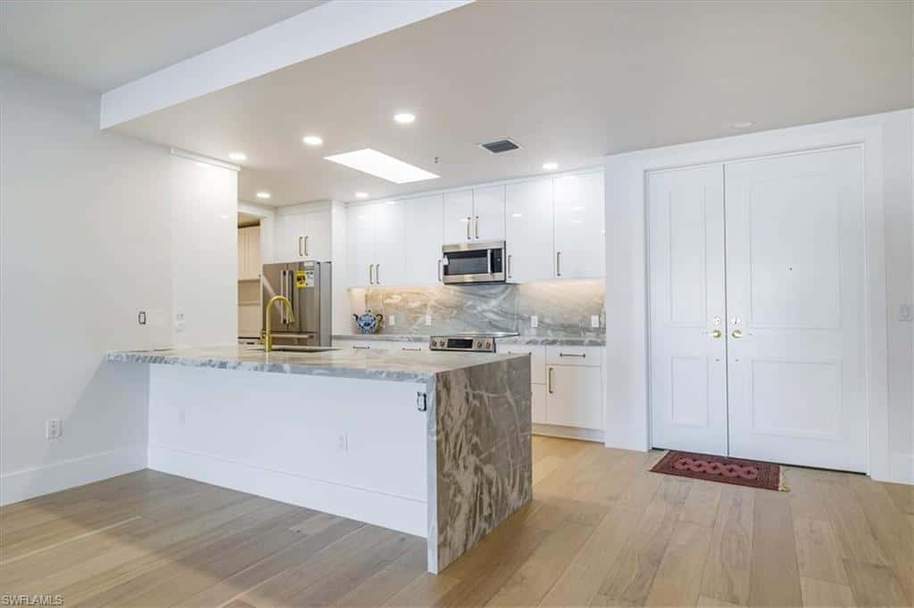 780 5th Ave #305, Naples, photo 4