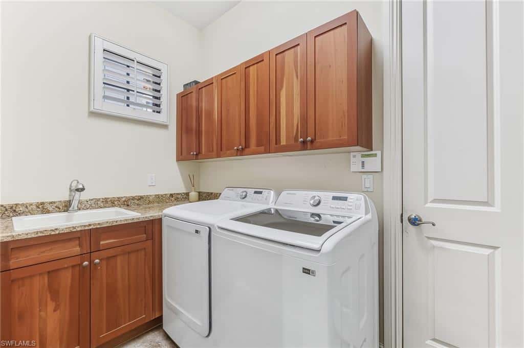 7749 Classics Dr, Naples, photo 31