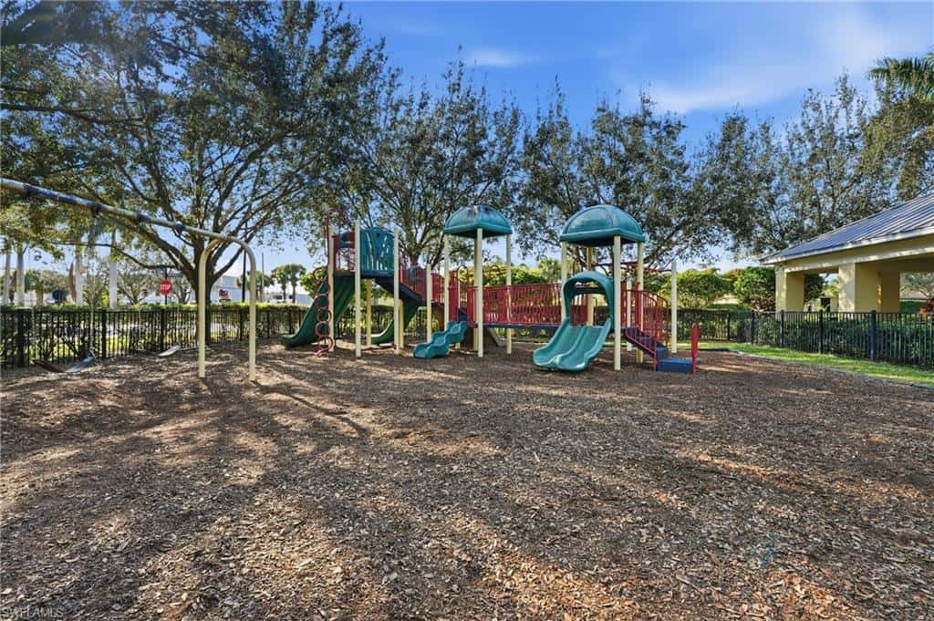 2009 Tamarron Ln, Naples, photo 32