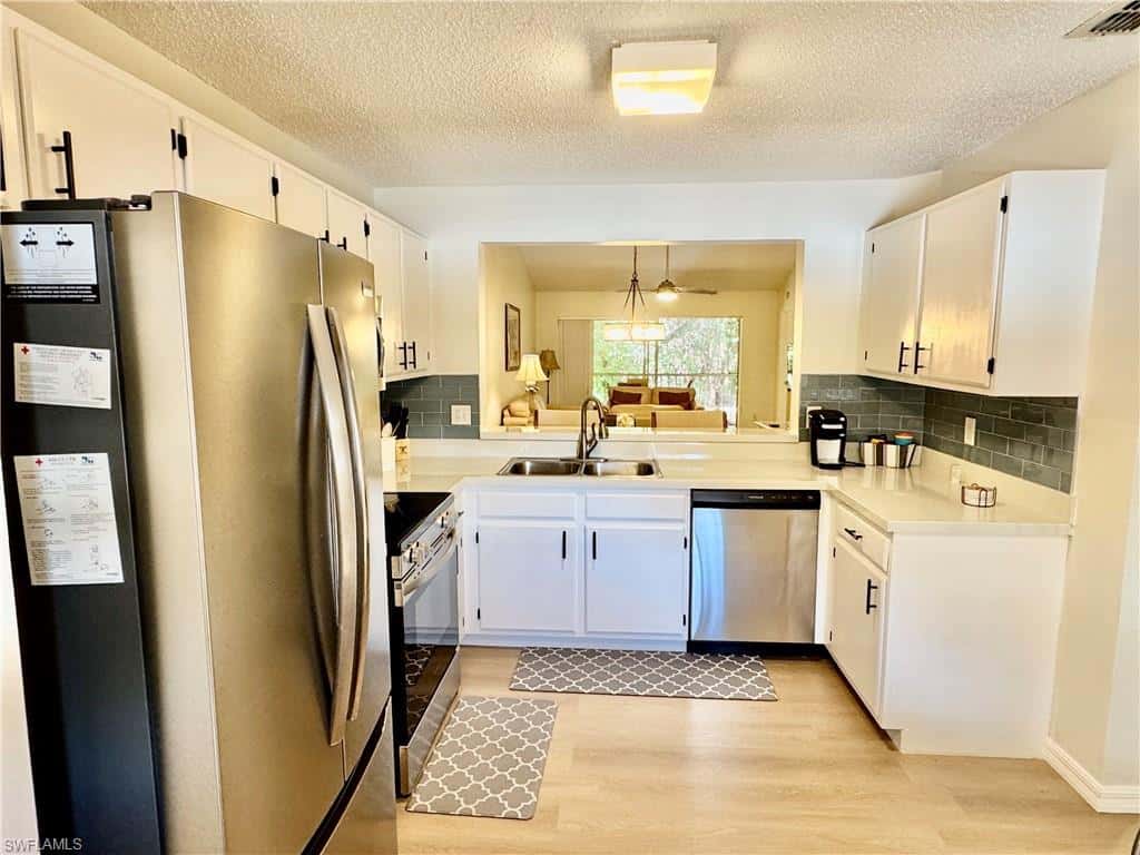 645 Squire Ct #202, Naples, photo 5