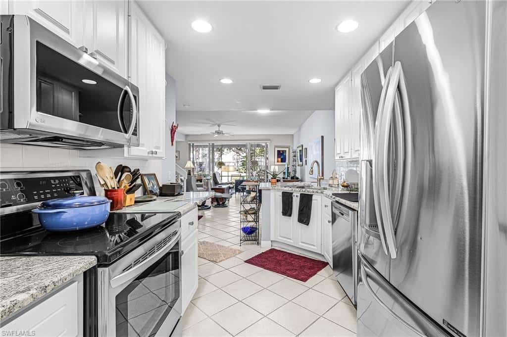5733 Cove Cir, Naples, photo 9