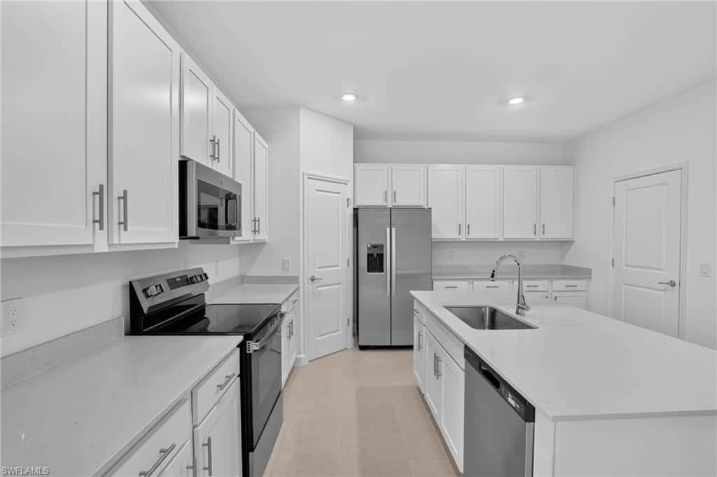 45018 Pipevine Cir, Punta Gorda, photo 9
