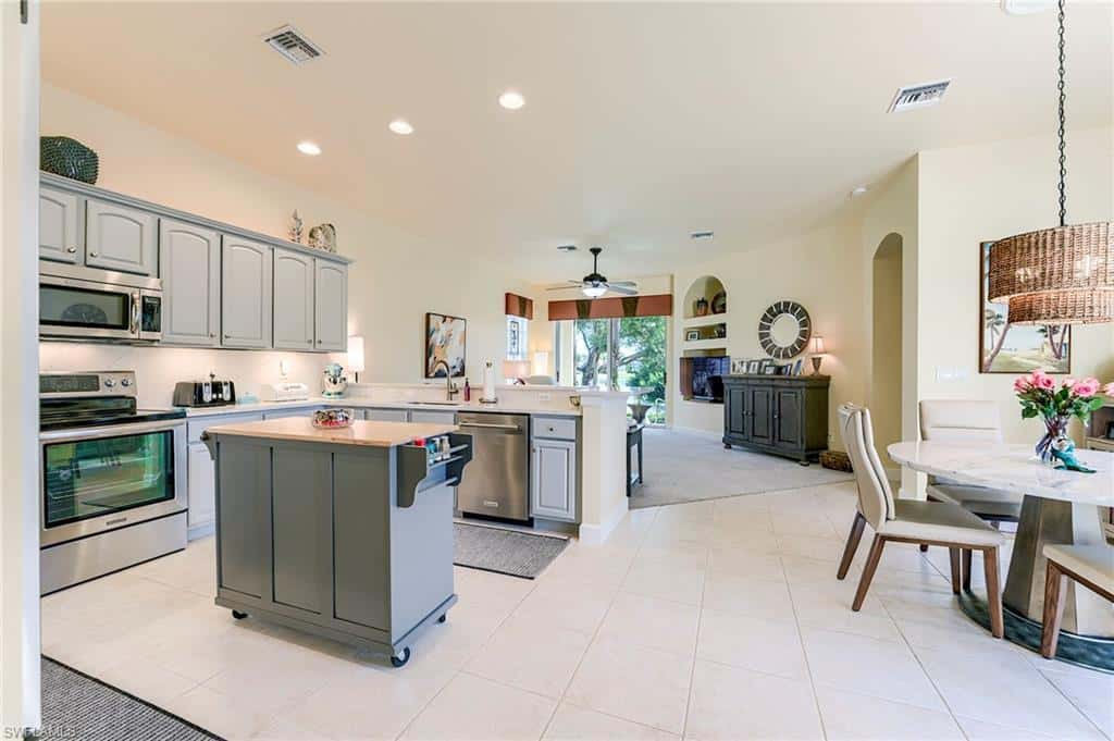 8920 Crown Colony Blvd, Fort Myers, photo 15
