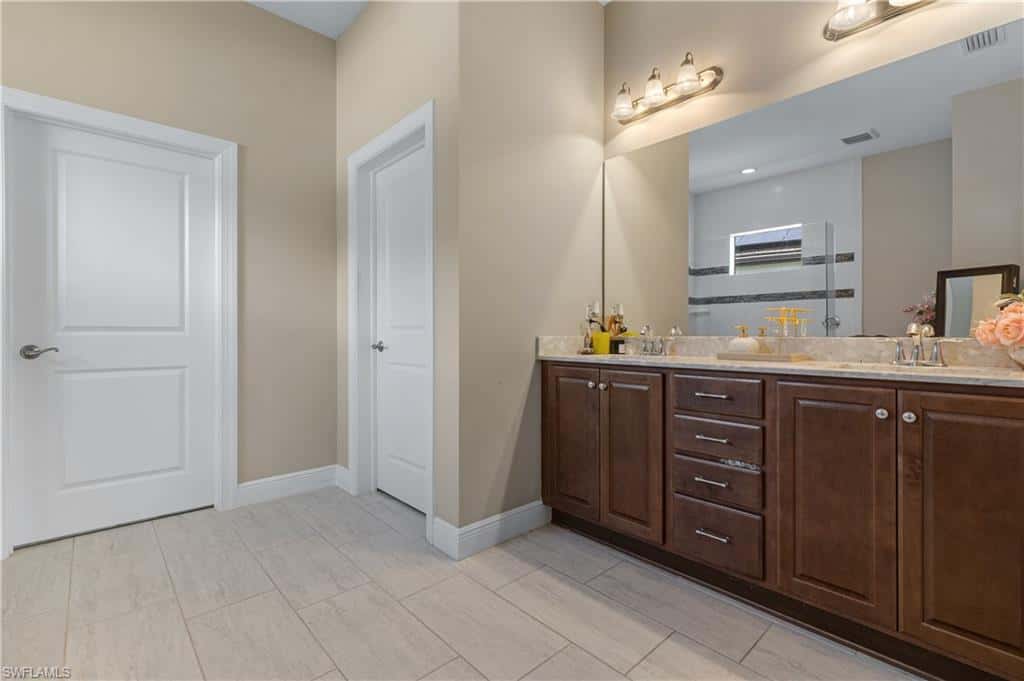 11546 Onyx Cir, Fort Myers, photo 23