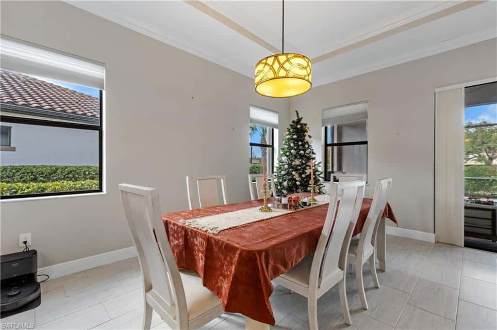 11546 Onyx Cir, Fort Myers, photo 9