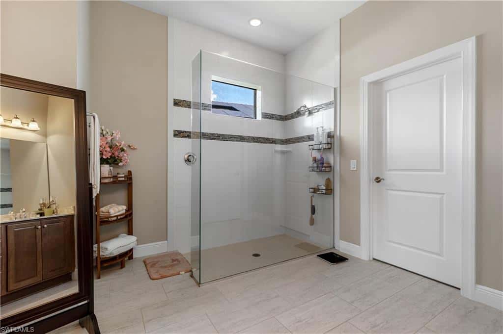 11546 Onyx Cir, Fort Myers, photo 25