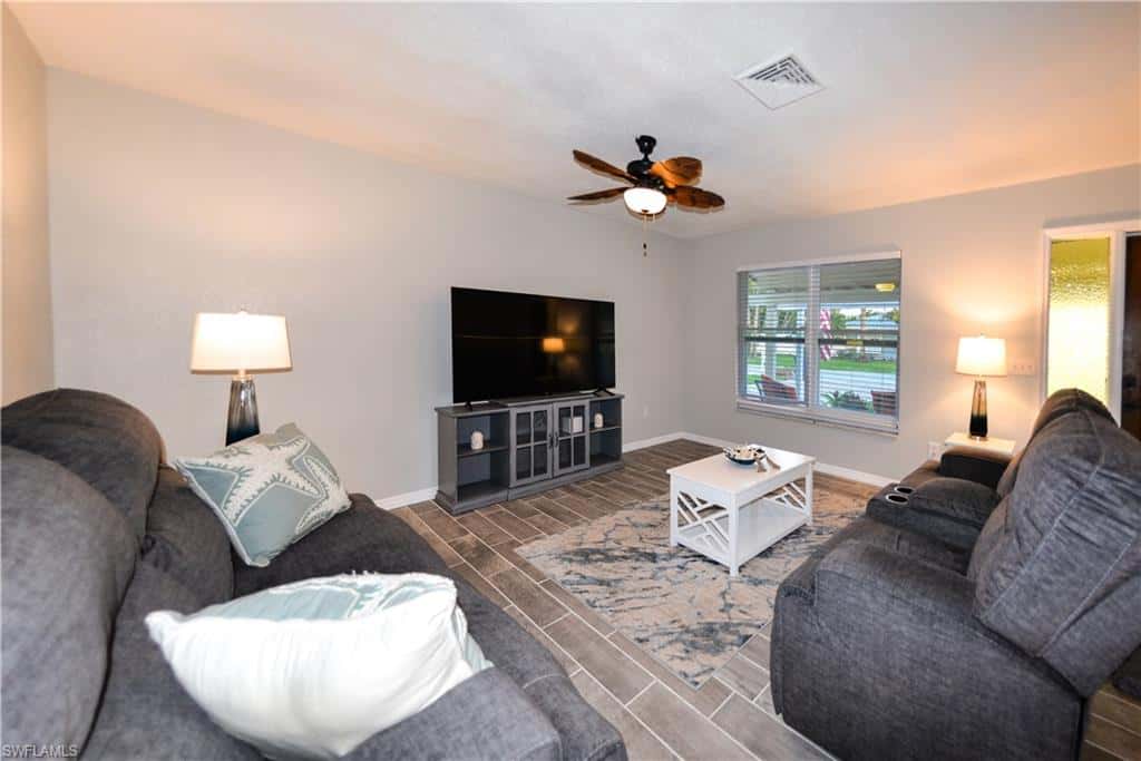 220 Albatross St, Fort Myers Beach, photo 11